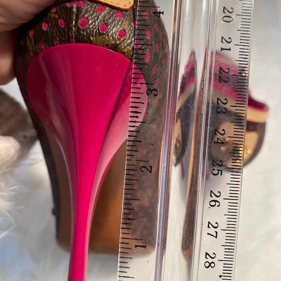 Louis Vuitton heels size 8 - Picture 5 of 7
